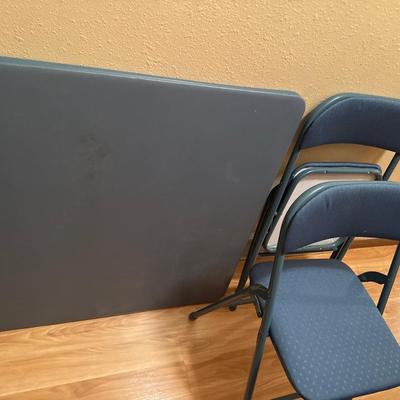 Card table and 2 chairs