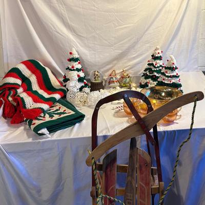 Christmas Decor & Old-fashioned Royal Racer Sled (B2-ES)