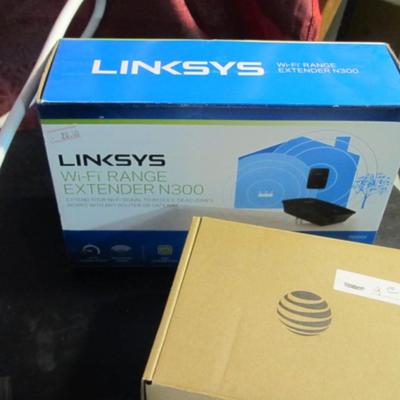 Various Electronics AT&T Smart Wi-Fi Extender Linkys Wi-Fi Range Extender N300 Talkabout T7400