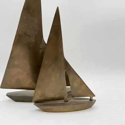 LOT 2L: Enesco 3-Piece Brass Sailboat Statue Set