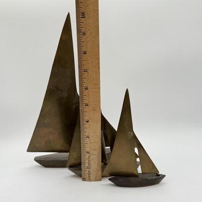 LOT 2L: Enesco 3-Piece Brass Sailboat Statue Set