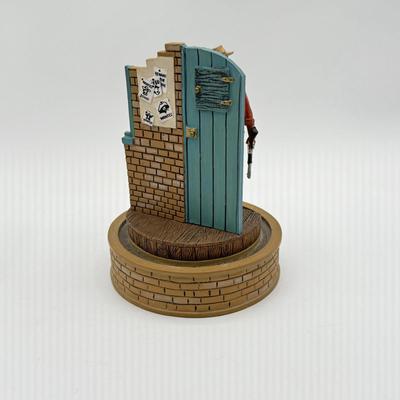 LOT 4L: Franklin Mint John Wayne Limited Edition Sculptures w/ Glass Cloches