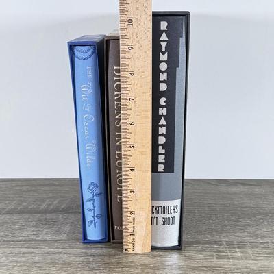 LOT 8L: Folio Society Books - 2007 Blackmailers Don't Shoot by Raymond Chandler, 2010 Dickens in Europe & 2009 The Wit of Oscar...