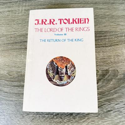 LOT 13L: 1971 Special Edition The Lord of the Rings by J. R. R. Tolkien Trilogy Book Box Set
