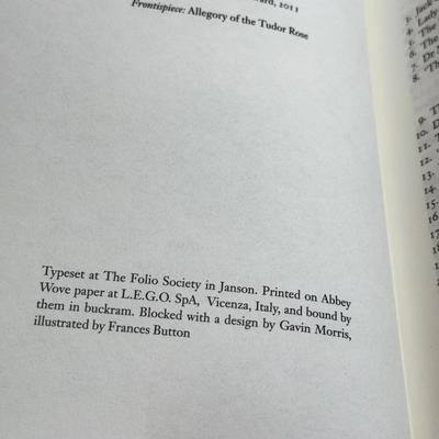 LOT 21L: Folio Society Books - 2010 The Thirty Years War by C. V. Wedgwood, 2011 The War of the Roses by Desmond Seward & 2009 The...