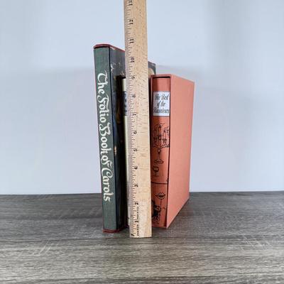 LOT 22L: Folio Society Books - 2007 The Folio Book of Carols, 2004 The Best of the Raconteurs & 2013 The Folio Book of Humorous...