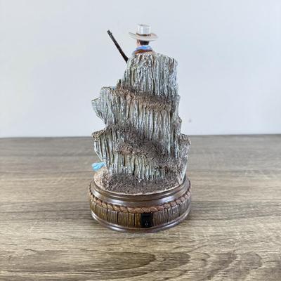 LOT 29L: Bradford Exchange John Wayne: Silver Screen Legend Illuminated Figurines - 2018 "Bravery" No. 0408, 2023...