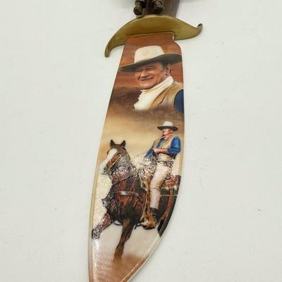 LOT 30L: Bradford Exchange John Wayne Knife Collection - 2006 "An American Legend" G1021, 2007 "Western Legend" A7795...