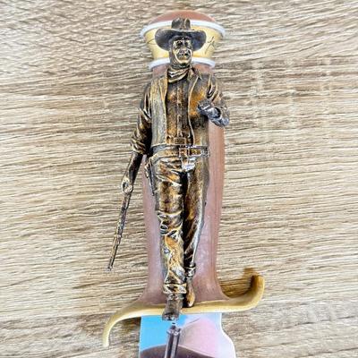 LOT 32L: Bradford Exchange John Wayne Knife Collection - 2007 "On the Range" A2649, 2007 "The Duke" A4585, 2007...