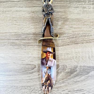 LOT 32L: Bradford Exchange John Wayne Knife Collection - 2007 "On the Range" A2649, 2007 "The Duke" A4585, 2007...