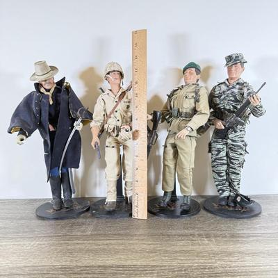 LOT 37L: Sideshow Collectibles 12" John Wayne Military Action Figures