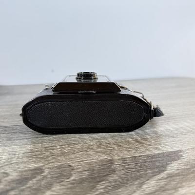 LOT 43L: Vintage Agfa Ansco PD16 Clipper Camera w/ Box & Instructions