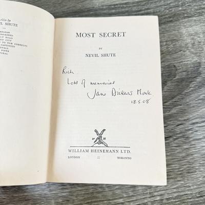 LOT 49L: Antique & Vintage Books - 1897 Quo Vadis by Henryk Sienkiewicz, 1881 Chapters in the History of Old S. Paul's, 1948...