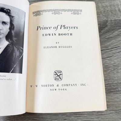 LOT 49L: Antique & Vintage Books - 1897 Quo Vadis by Henryk Sienkiewicz, 1881 Chapters in the History of Old S. Paul's, 1948...