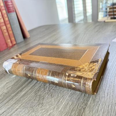 LOT 49L: Antique & Vintage Books - 1897 Quo Vadis by Henryk Sienkiewicz, 1881 Chapters in the History of Old S. Paul's, 1948...