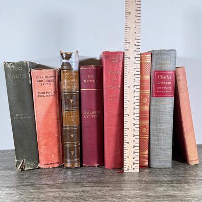 LOT 49L: Antique & Vintage Books - 1897 Quo Vadis by Henryk Sienkiewicz, 1881 Chapters in the History of Old S. Paul's, 1948...