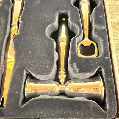 LOT 50L: Reed & Barton Williamsburg Silver Plate Bar Tool Set w/ Box