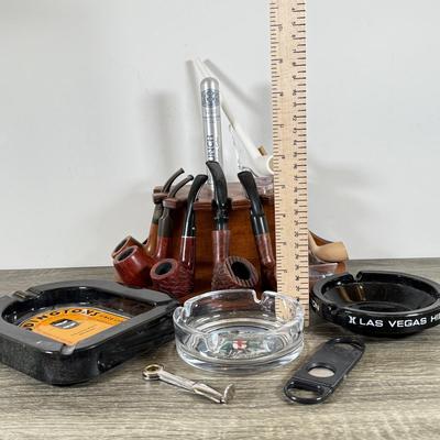 LOT 51M: Pipe Rack made in Italy, Boddingtons Bitter Ashtray w/ Collection of Pipes - Dr. Grabow, Italy, Angelo, Czech & More