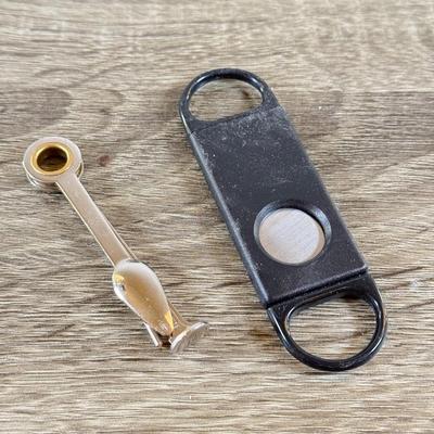 LOT 51M: Pipe Rack made in Italy, Boddingtons Bitter Ashtray w/ Collection of Pipes - Dr. Grabow, Italy, Angelo, Czech & More