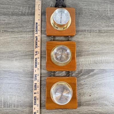 LOT 57M: Vintage Springfield Instrument Company Barometer