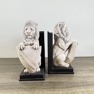 LOT 58M: Pair of 1992 White Marble Lion w/ Shield Bookends