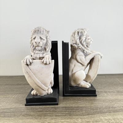 LOT 58M: Pair of 1992 White Marble Lion w/ Shield Bookends