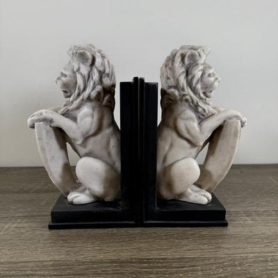 LOT 58M: Pair of 1992 White Marble Lion w/ Shield Bookends