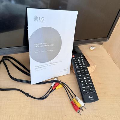 LOT 61L: LG LED Television Model 43LH500-UA