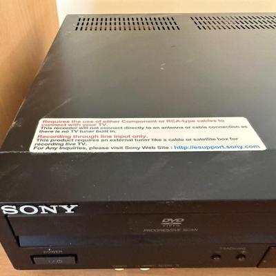 LOT 62L: Sony DVD Player/VCR Model SLV-0380P
