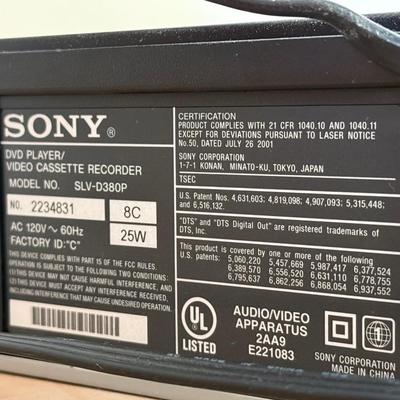 LOT 62L: Sony DVD Player/VCR Model SLV-0380P