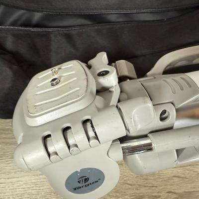 LOT 72M: Camera Tripods - Targus TGT-66TR & Vintage Pro Model 1400C