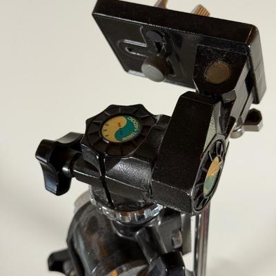 LOT 72M: Camera Tripods - Targus TGT-66TR & Vintage Pro Model 1400C