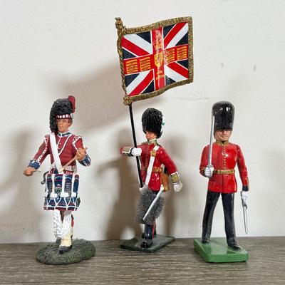 LOT 75M: Mini Metal & More Figurines incl. King & Country - Winston Churchill, HM King Charles III, Rooster Cogburn & Hercule...