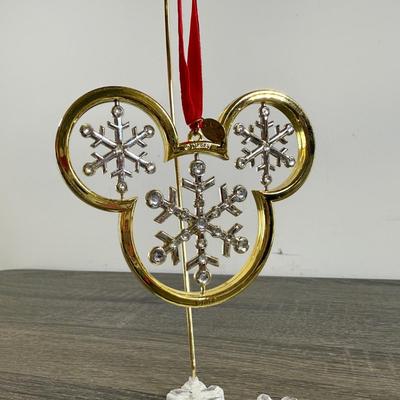 LOT 77M: Collection of Disney Trading Pins & Ornaments incl. Limited Edition Grumpy Ear Hat by Artist Derrick Lirette #1138/6500,...