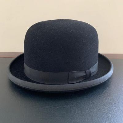 LOT 91 M: Scala Brown Wool Felt Size XL Cowboy Hat & Hats In The Belfry Black Felt Derby Hat Size 7 5/8