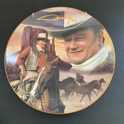 LOT 100 M: John Wayne Limited Edition Porcelain Plate Collection: Ernst Co. / Republic Pictures, Bradford Exchange, & Franklin Mint