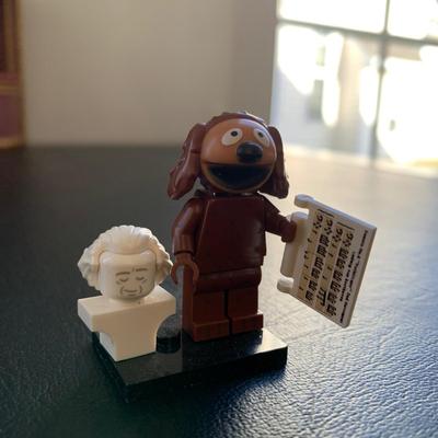 LOT 105 M: The Muppets Collection: Lego Figures, Posable Kermit w/ Banjo Figure, Statler & Waldorf in Balcony Figures, "The...