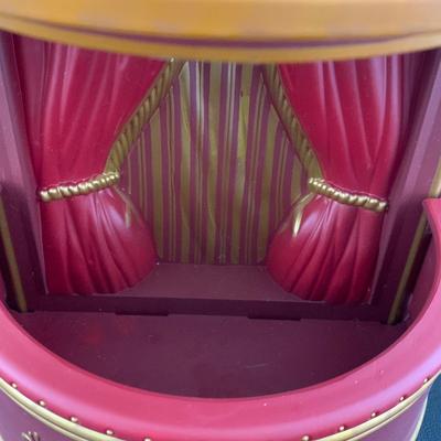 LOT 105 M: The Muppets Collection: Lego Figures, Posable Kermit w/ Banjo Figure, Statler & Waldorf in Balcony Figures, "The...