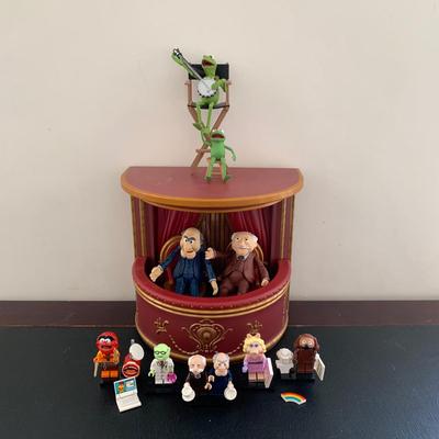 LOT 105 M: The Muppets Collection: Lego Figures, Posable Kermit w/ Banjo Figure, Statler & Waldorf in Balcony Figures, "The...