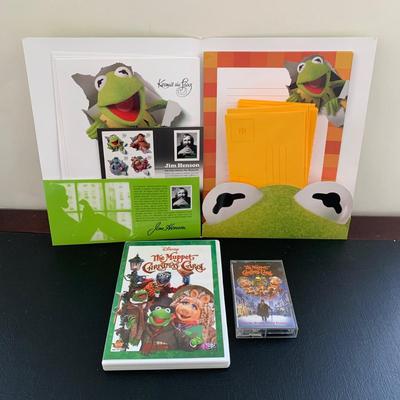 LOT 105 M: The Muppets Collection: Lego Figures, Posable Kermit w/ Banjo Figure, Statler & Waldorf in Balcony Figures, "The...