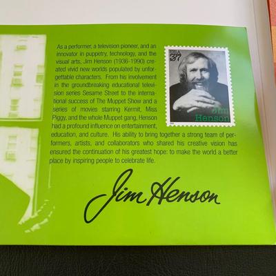 LOT 105 M: The Muppets Collection: Lego Figures, Posable Kermit w/ Banjo Figure, Statler & Waldorf in Balcony Figures, "The...