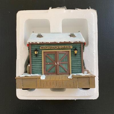 LOT 106 M: Hawthorne Village John Wayne Bachmann Train Collection