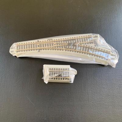 LOT 106 M: Hawthorne Village John Wayne Bachmann Train Collection