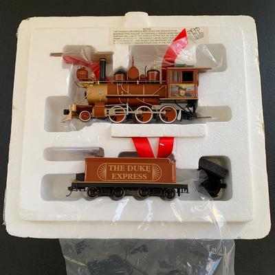 LOT 106 M: Hawthorne Village John Wayne Bachmann Train Collection