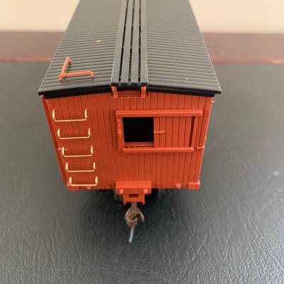 LOT 106 M: Hawthorne Village John Wayne Bachmann Train Collection