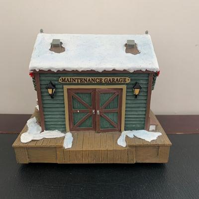 LOT 106 M: Hawthorne Village John Wayne Bachmann Train Collection