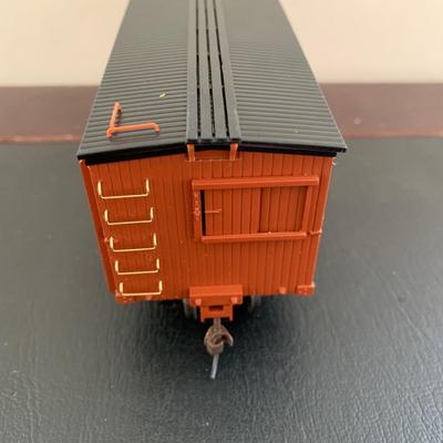 LOT 106 M: Hawthorne Village John Wayne Bachmann Train Collection