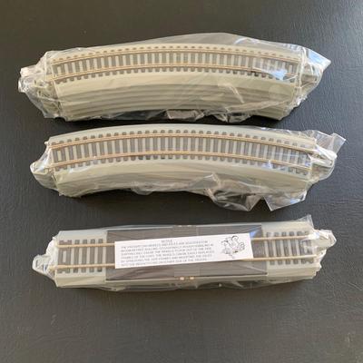 LOT 106 M: Hawthorne Village John Wayne Bachmann Train Collection