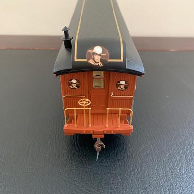 LOT 106 M: Hawthorne Village John Wayne Bachmann Train Collection