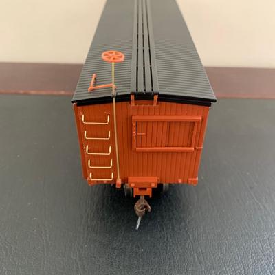 LOT 106 M: Hawthorne Village John Wayne Bachmann Train Collection